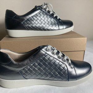 Trotters ADORE sneaker | Size 8.5 | Brand new